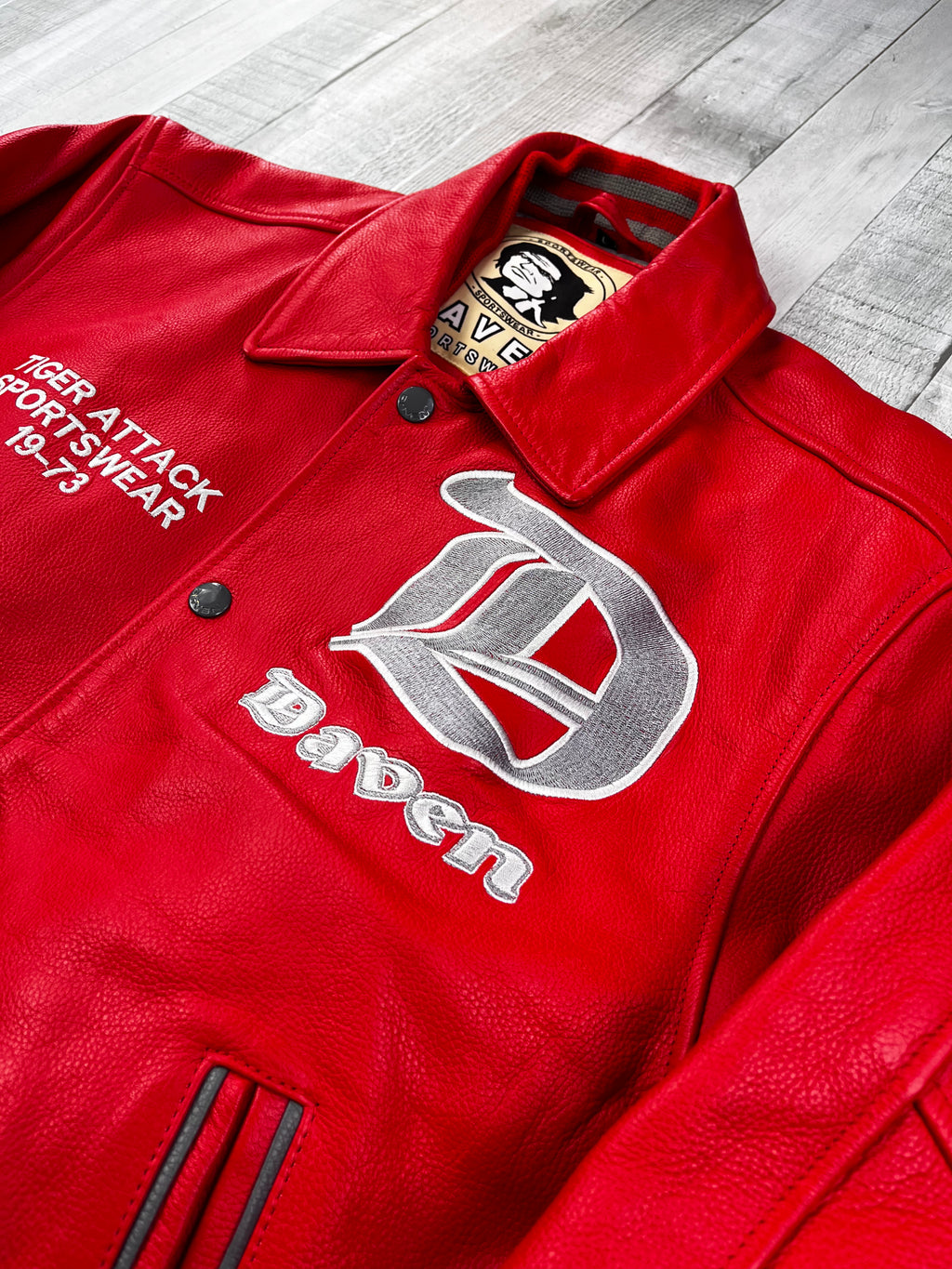 Daven Vintage Echtlederjacke Tigers Attack 90s Rot L