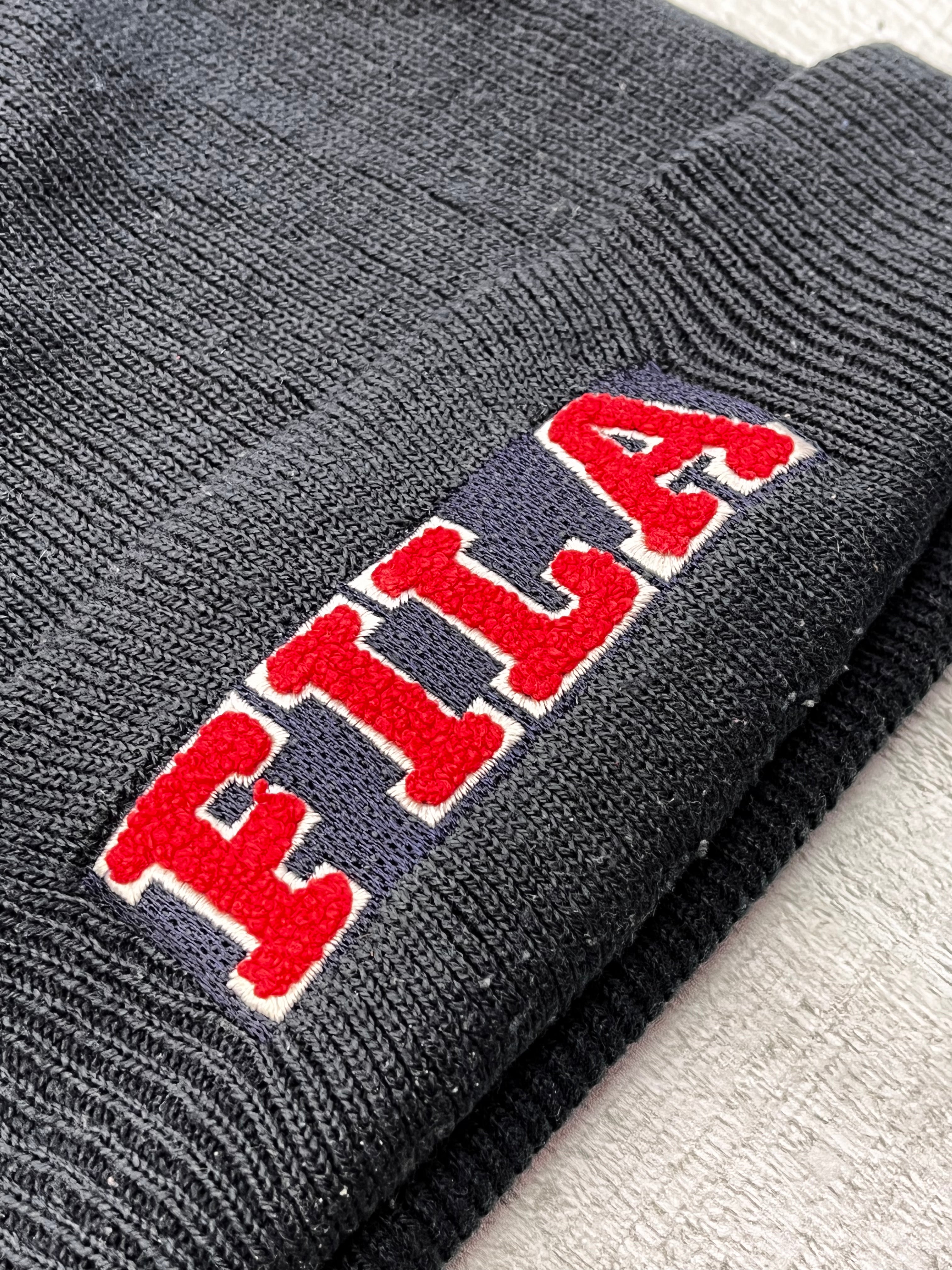 FILA Vintage Mütze Y2K Dunkelblau Rot